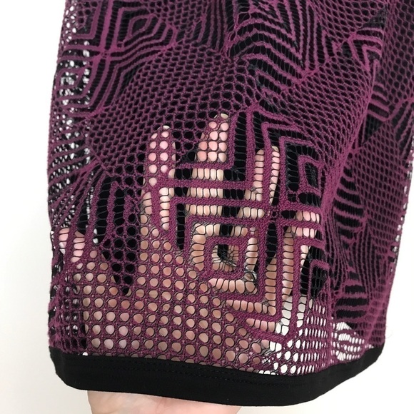 Nanette Lepore Burgundy/Black Top w/Laser Cuts 4 - Picture 3 of 8